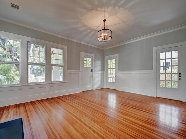 Building Photo - UT PRE-LEASE: Luxury 4 bedroom home in Wes...