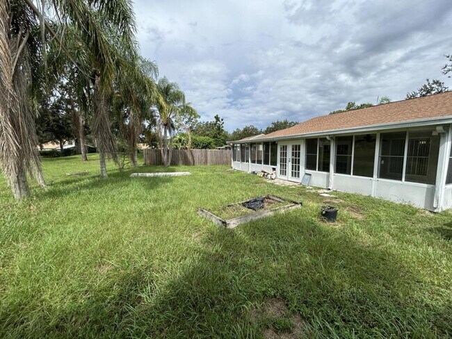 Building Photo - 12436 Dawn Vista Dr
