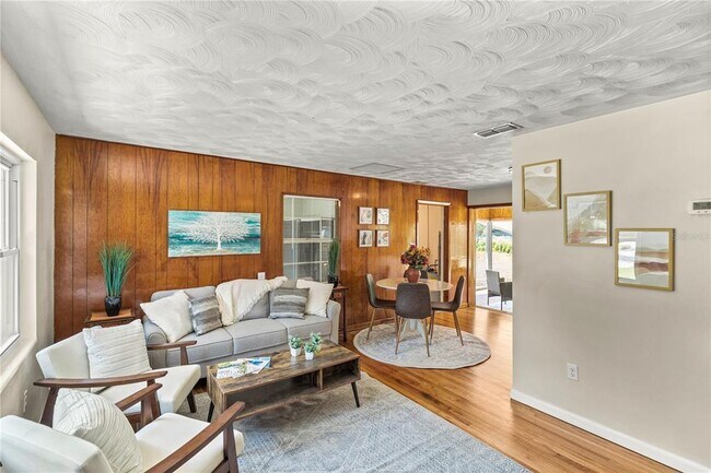 Building Photo - 5714 SW 196th Ave