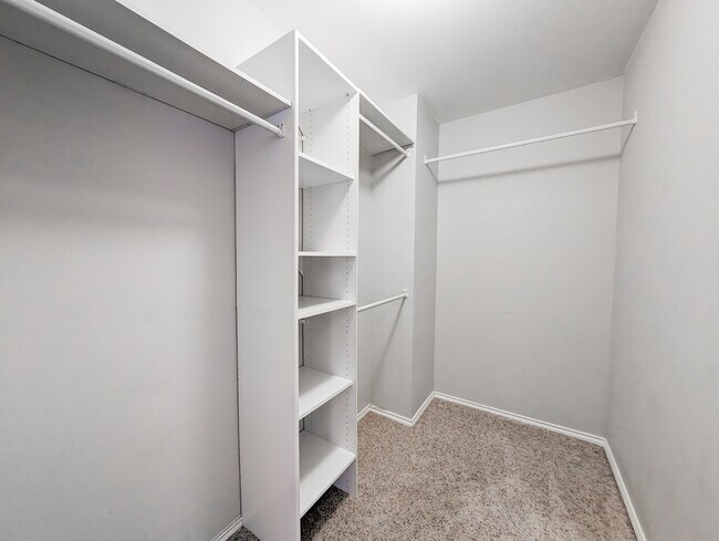 Building Photo - 1131 W 24th St