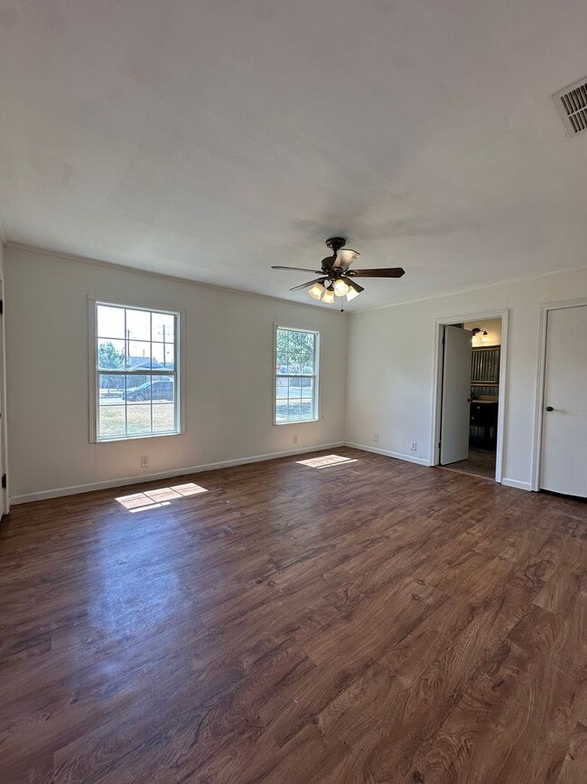 Building Photo - NOW AVAILABLE - Large 4 Bedroom Santa Rita...