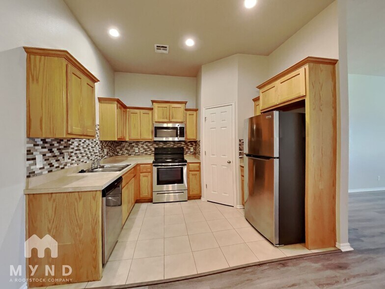 Building Photo - 3514 E Fairmont St