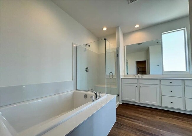 Building Photo - 17754 Pinot Noir Dr