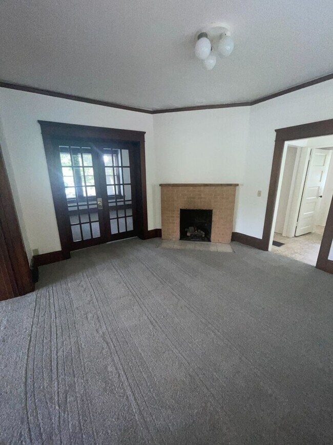 Building Photo - 5 bedroom house in the heart of Corvallis!