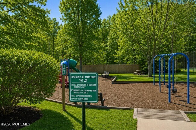 Building Photo - 201 Pear Dr