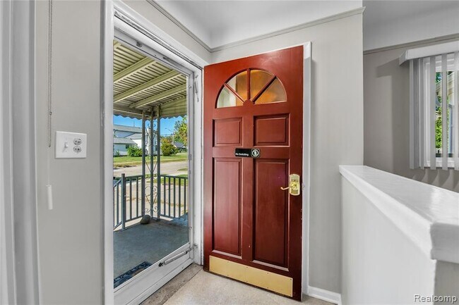 Building Photo - 3216 Maplewood Ave