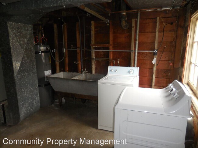 Building Photo - 3 br, 1 bath House - 914  Clatsop Ave