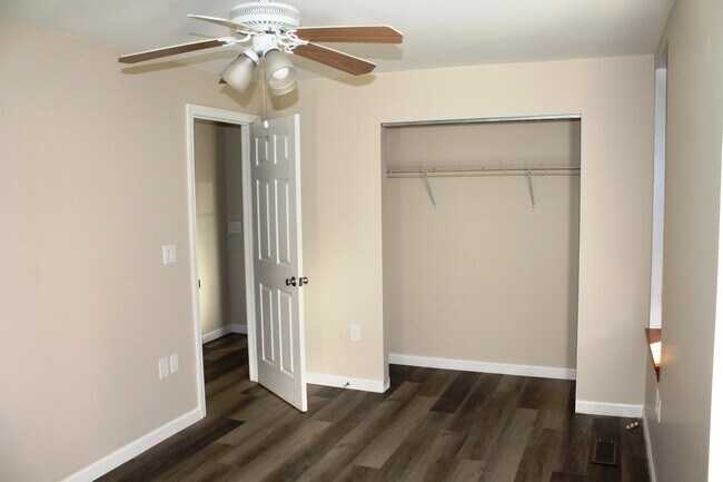 Building Photo - 57 S Mast St