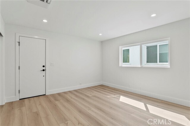 Building Photo - 913 E Balboa Blvd