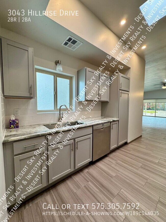 Building Photo - 3043 Hillrise Dr