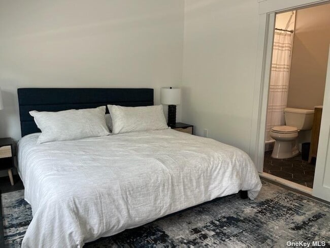 Building Photo - 570 Bayberry Walk