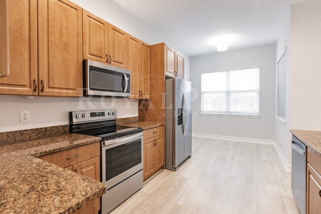 Building Photo - 12060 Lucca St