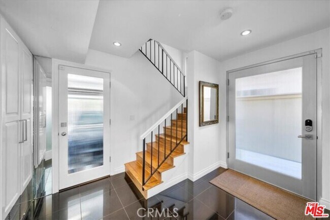 Building Photo - 712 Highland Ave