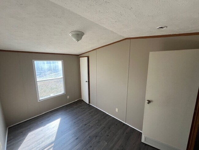 Building Photo - 885 William Vause Ln