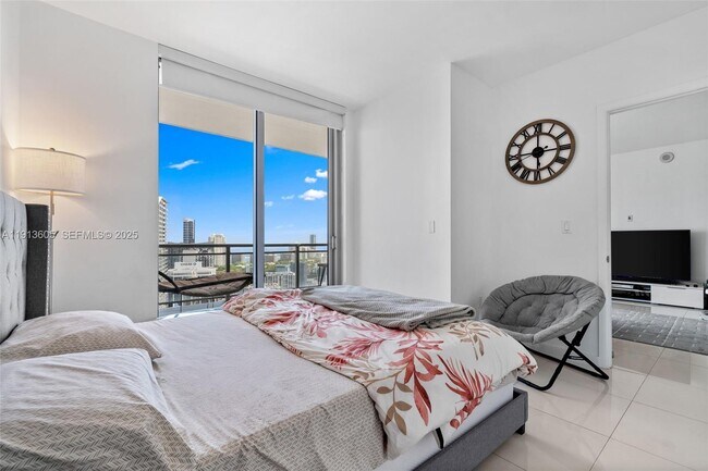 Building Photo - 92 SW 3rd St