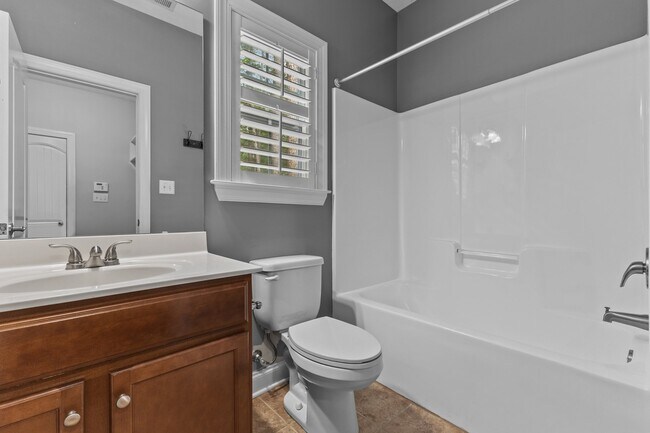 Building Photo - 768 Riverbirch Dr