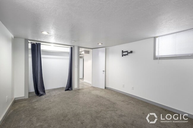 Building Photo - Incredible Basement Unit in Harrison UT
