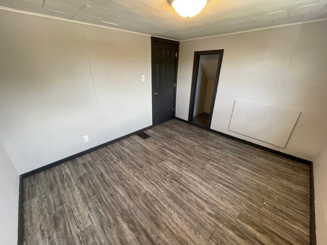 Building Photo - 15510 College Ave