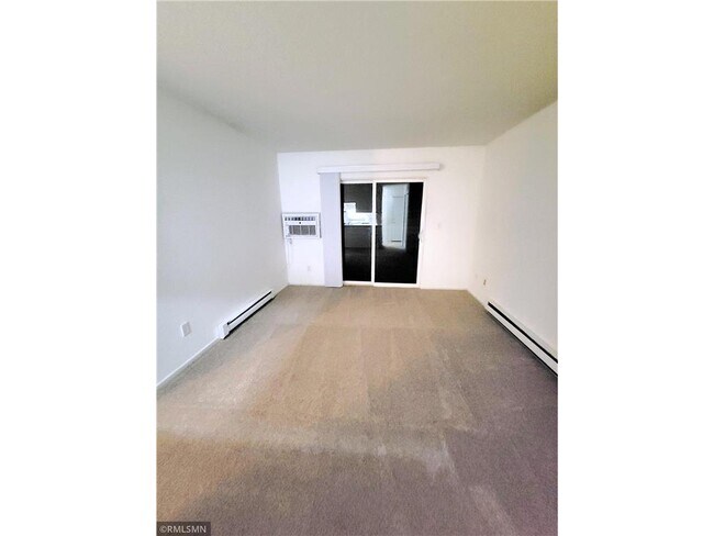 Building Photo - 530 Spring St