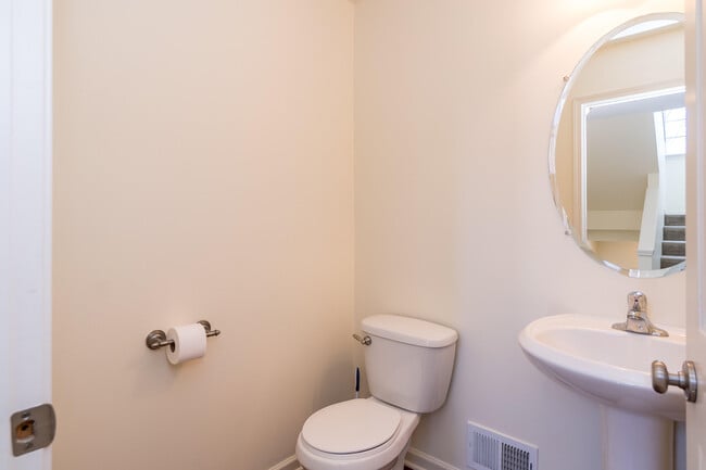 Building Photo - 6225 Brant Ln