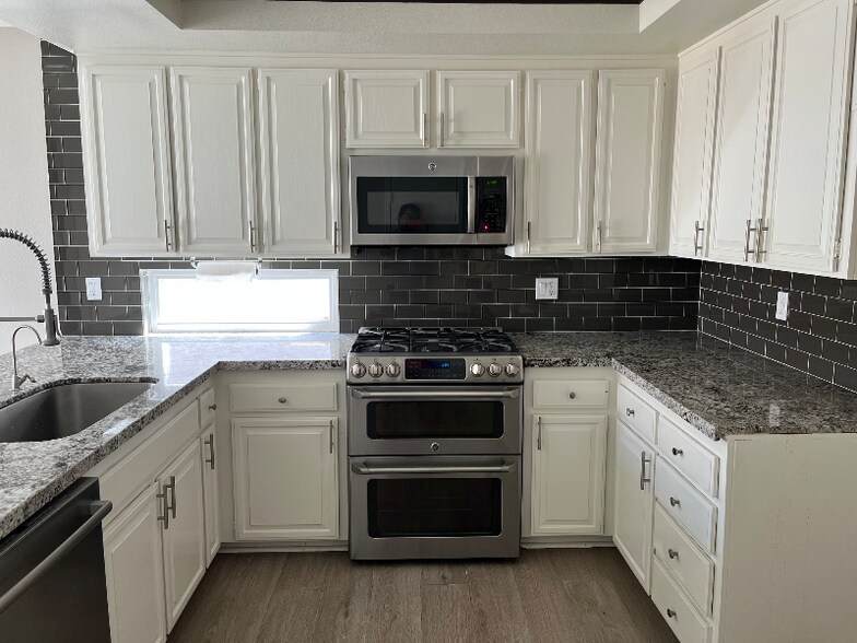 Building Photo - 40 Shearwater