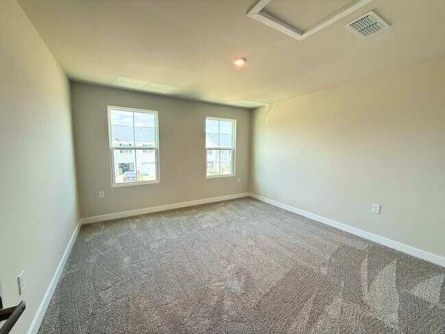 Building Photo - 118 Rhodell Ln