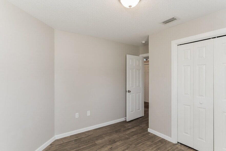 Building Photo - 22726 Sills Loop