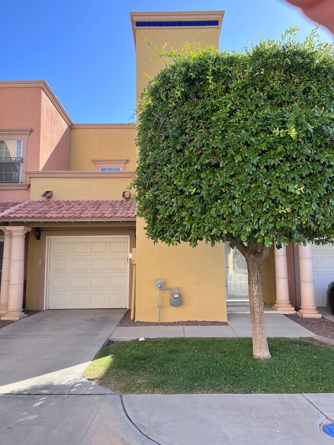 Building Photo - 3150 N Yarbrough Dr