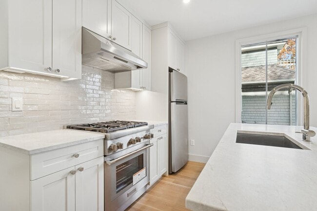 Building Photo - 75 Midland Ave