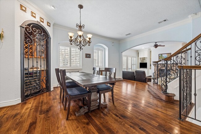 Building Photo - 2128 Harold St