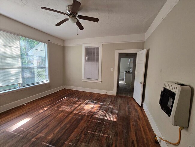 Building Photo - 2302 Plum St