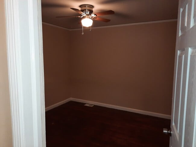 Building Photo - 4601 Washington Ave SE