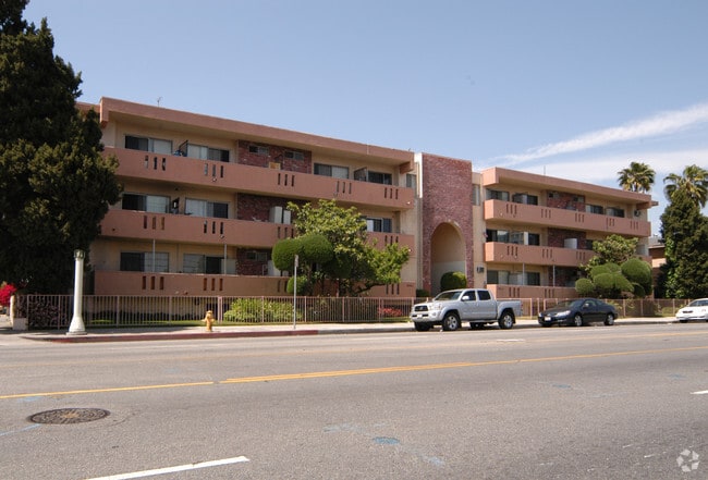 Building Photo - Coldwater Manor