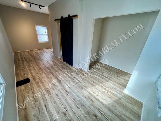 Building Photo - Updated 3 bed 2 bath home in Independence-Coming SOON!!