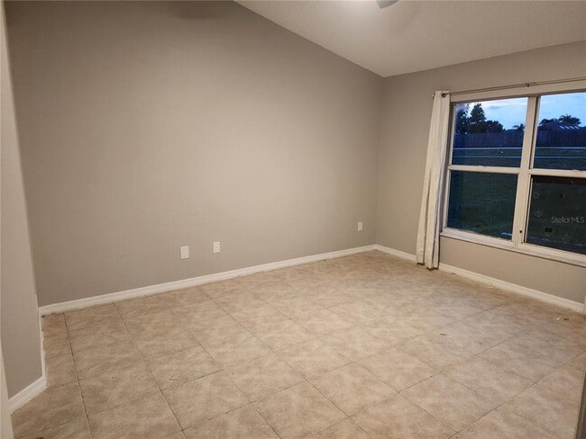 Building Photo - 2883 Picadilly Cir