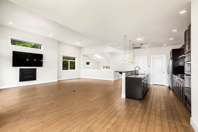 Building Photo - 7704 151st Ave NE