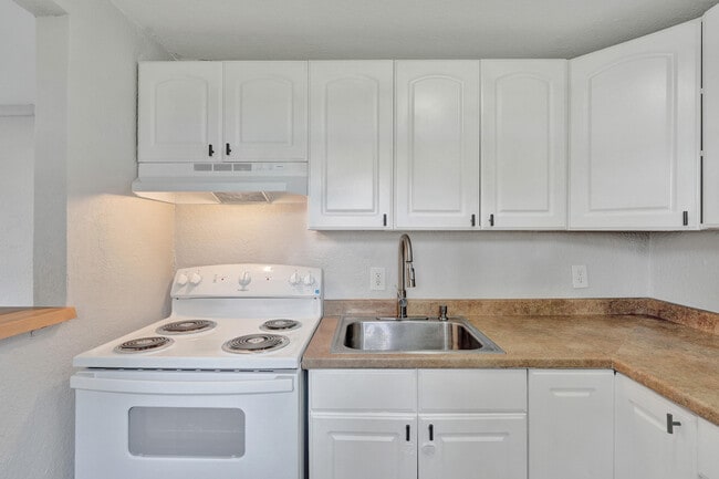 Building Photo - 234 NE 14th Ave