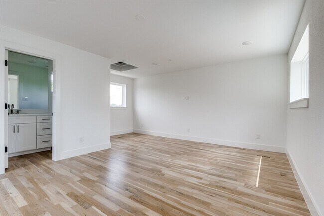 Building Photo - 1612 Grigsby Ave