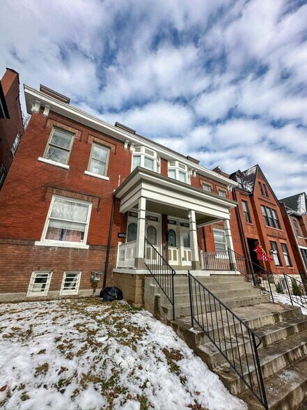 Building Photo - 2747 Armand Pl