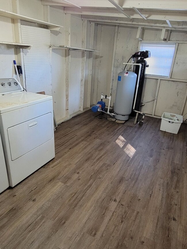 Building Photo - Beautiful 2/1 Near Water in Hernando!!!