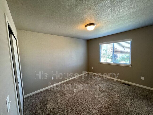 Building Photo - 3218 San Carlo Ave