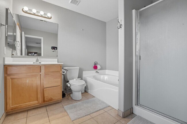 Building Photo - Beautiful 2-Story Home with Modern Upgrade...