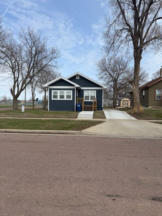 Building Photo - Updated 2 bed 1 bath