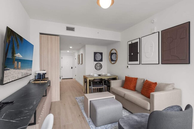 Building Photo - 225 N Miami Ave