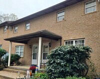 Building Photo - 10819 Washington Ct