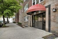 Building Photo - 900 Lydig Ave