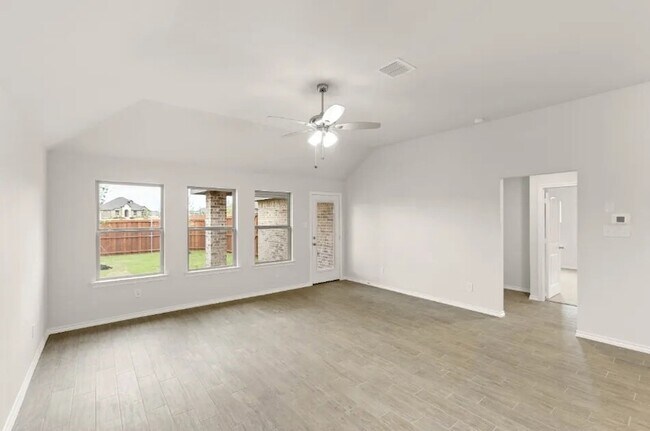 Building Photo - 2841 Hay Ln