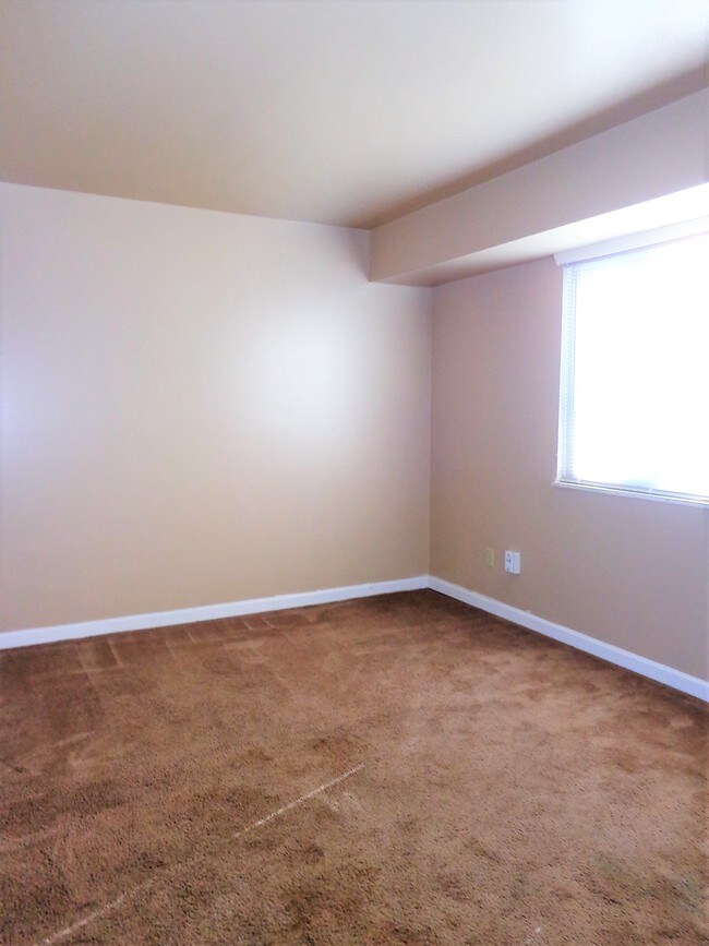 Building Photo - 891 Dawnview Ct