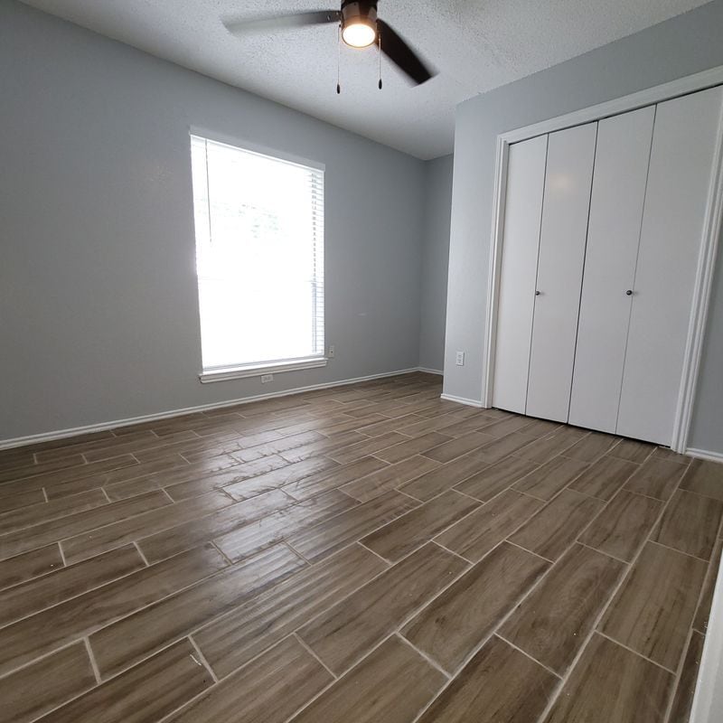 Building Photo - 1306 York Castle Dr