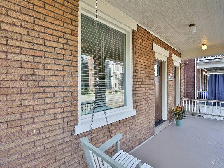 Building Photo - 2911 Robertson Ave